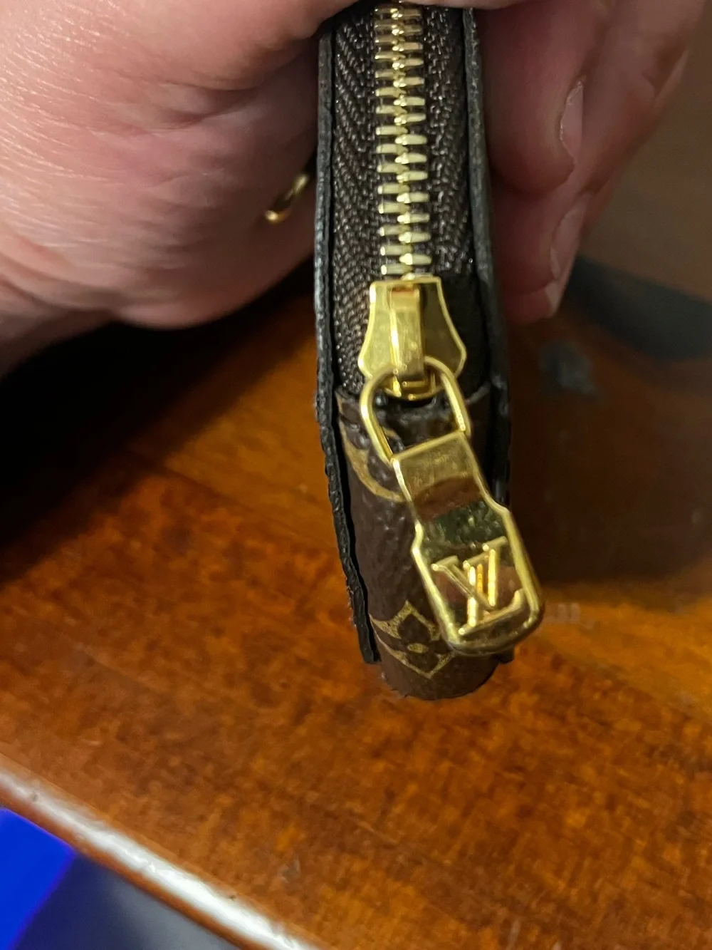 Louis Vuitton round louis